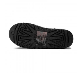 UGG Classic Short Luxury Black