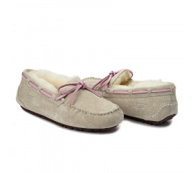 UGG Dakota Sand