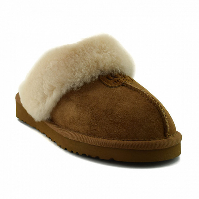 UGG Slippers Scufette Chestnut