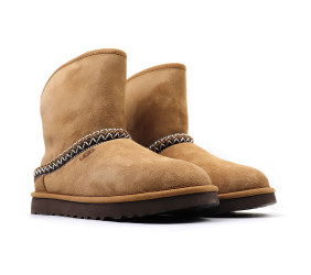 UGG Classic Short Cresent Chestnut
